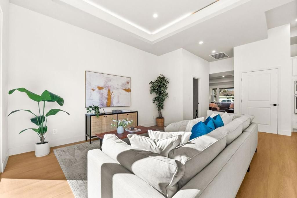 listing image 130722214508289334424