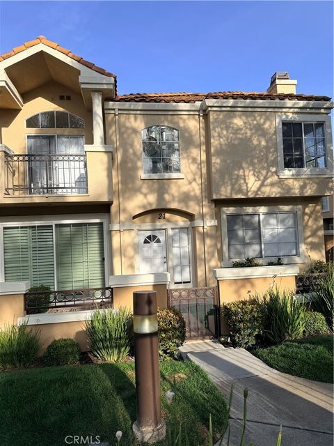 Photo of 21 Front Row, Aliso Viejo, CA 92656 (MLS # OC26034747)