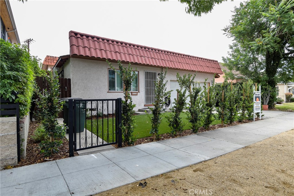 924 W Clark