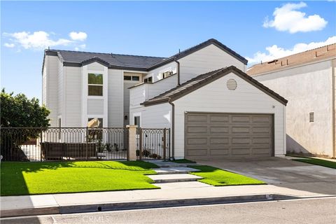 Photo of 39 Cape Cod, Irvine, CA 92620 (MLS # OC26032985)