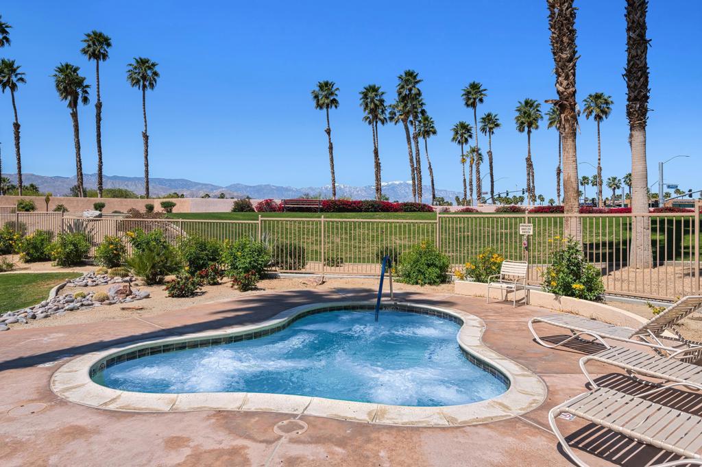 Palm Royale - Residential