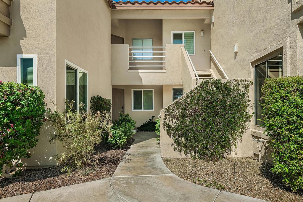 Palm Royale - Residential