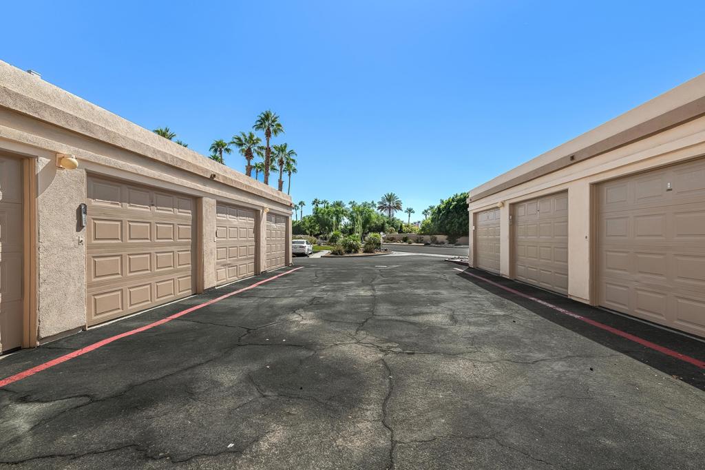 Palm Royale - Residential