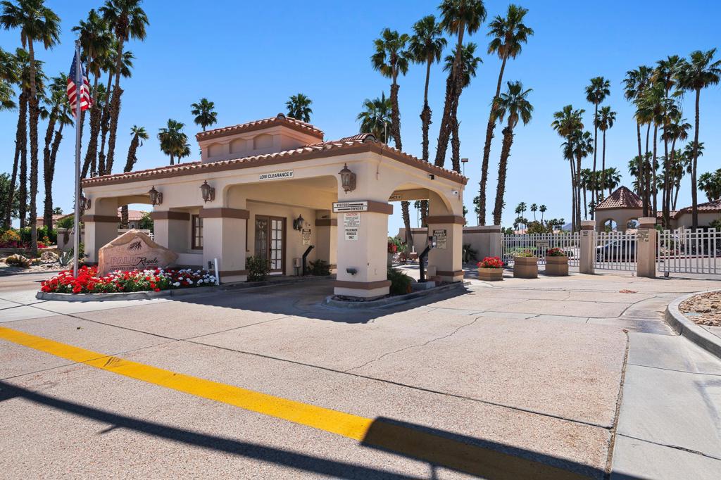 Palm Royale - Residential