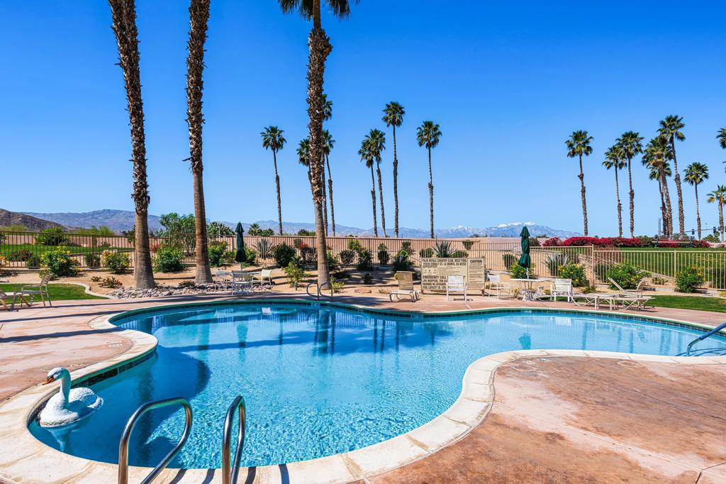 Palm Royale - Residential