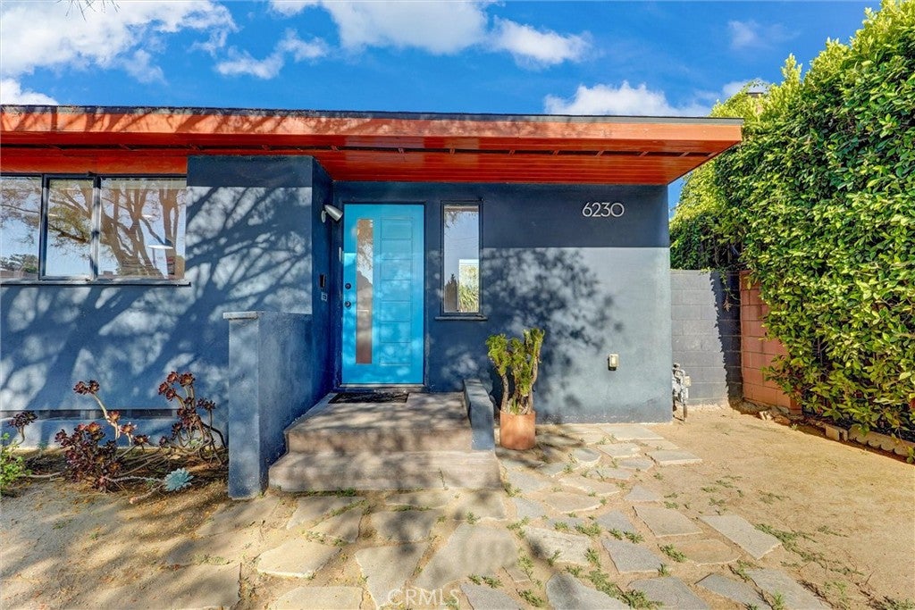 6230 Denny Avenue, North Hollywood CA 91606