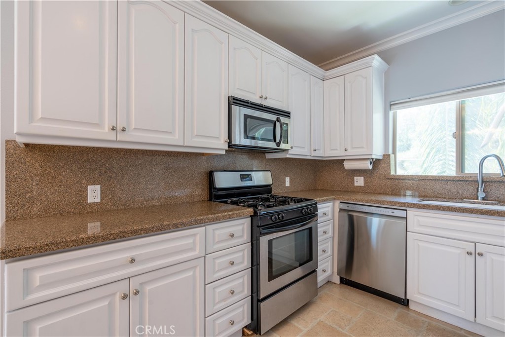 11253 Peach Grove Street 106