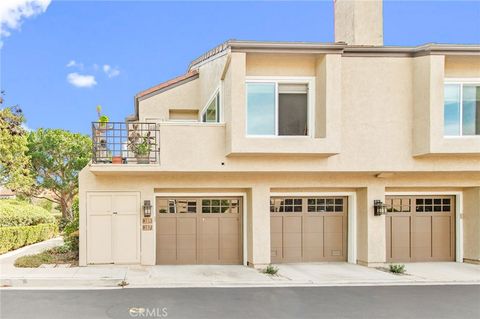 289 Stanford Court 52 Irvine CA 92612