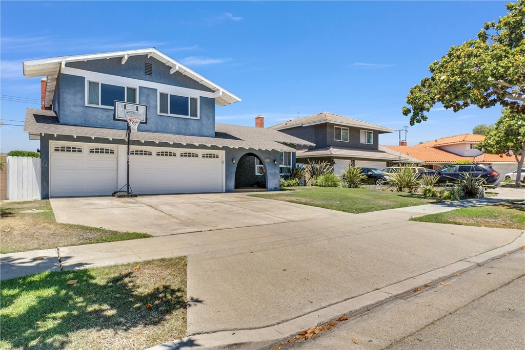 745 E Barkley Avenue
