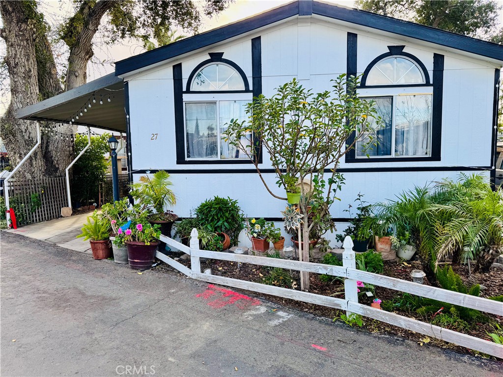 18540 Soledad Canyon Rd 27