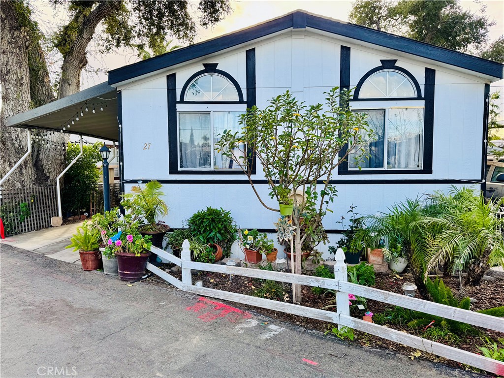 18540 Soledad Canyon Rd 27