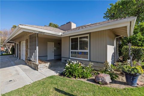 Photo of 26824 Circle Of The Oaks, Newhall, CA 91321 (MLS # PW26057690)