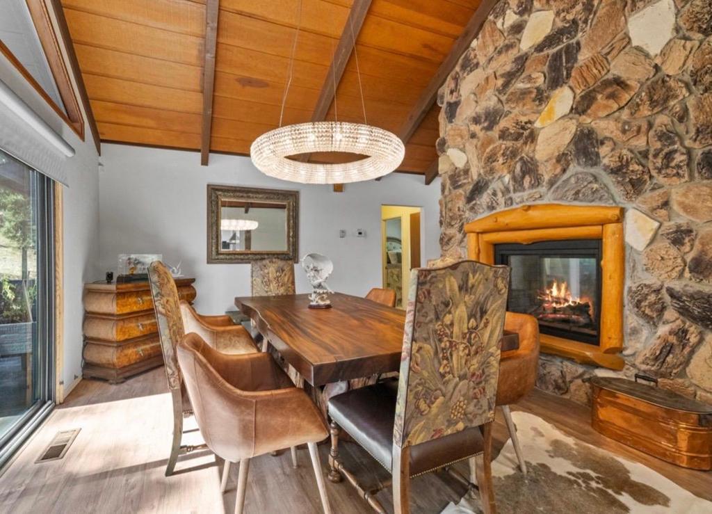 19271 Pine Mountain Drive