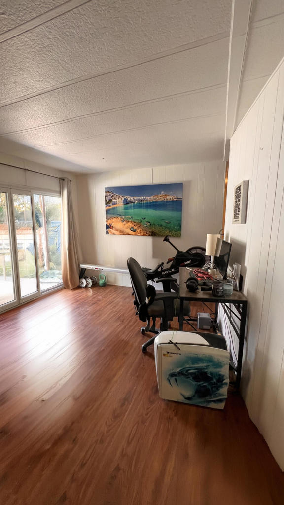 281 Turf Paradise Street