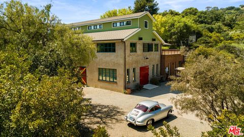 Photo of 635 637 Greenleaf Canyon Road, Topanga, CA 90290 (MLS # 25608043) Photo of 635 637 Greenleaf Canyon Road, Topanga, CA 90290 (MLS # 25608043)