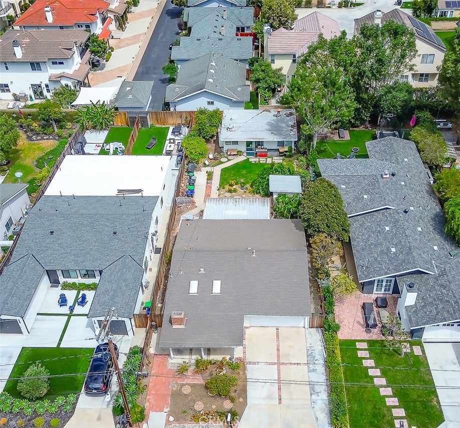 278 Santo Tomas, Costa Mesa CA 92627 - Photo 32