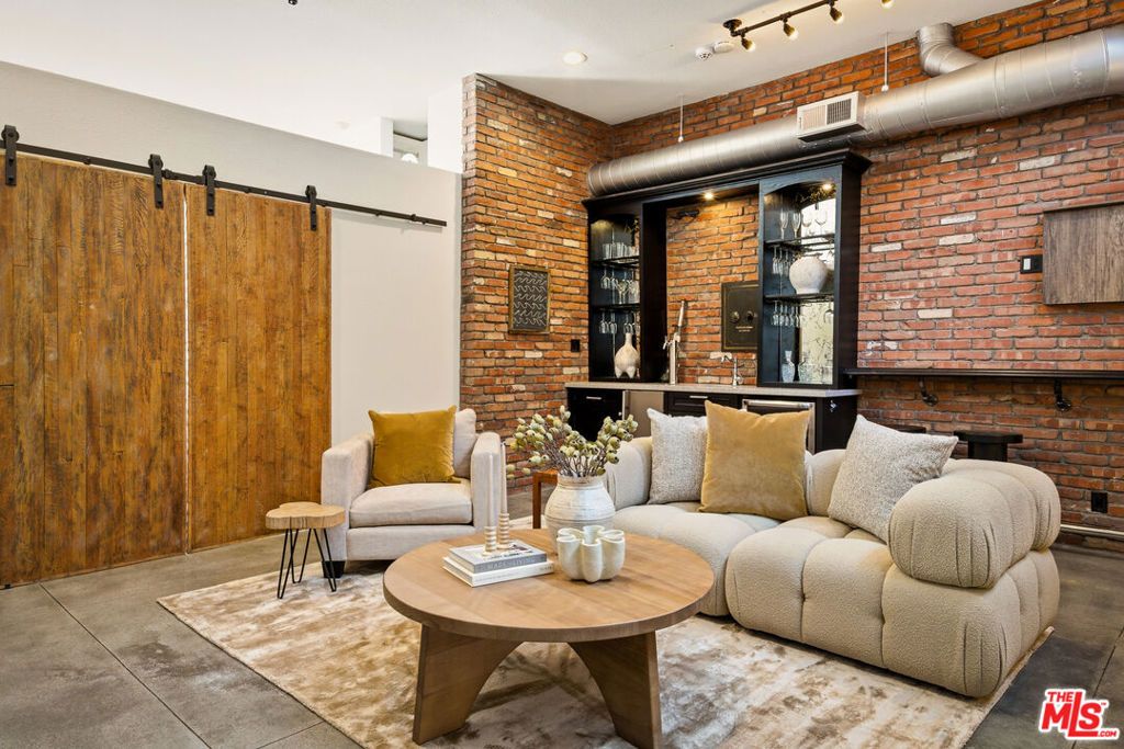 Photo of 630 Rose Avenue #5, Venice, CA 90291 (MLS # 26703371)