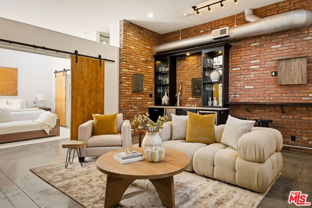 Photo of 630 Rose Avenue #5, Venice, CA 90291 (MLS # 26703371)