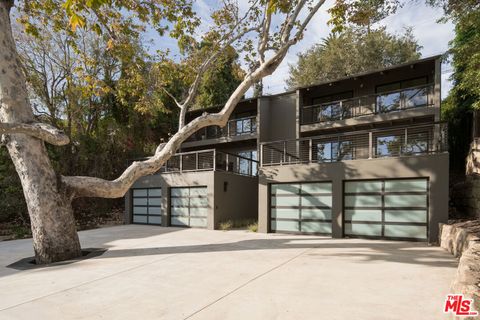 Photo of 518 E Islay Street, Santa Barbara, CA 93101 (MLS # 26650539)