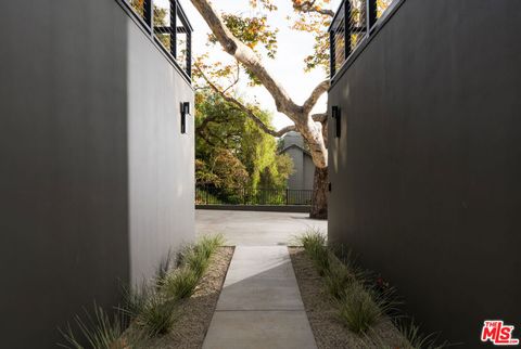 Tiny photo for 518 E Islay Street, Santa Barbara, CA 93101 (MLS # 26650539)