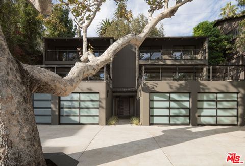 Tiny photo for 518 E Islay Street, Santa Barbara, CA 93101 (MLS # 26650539)