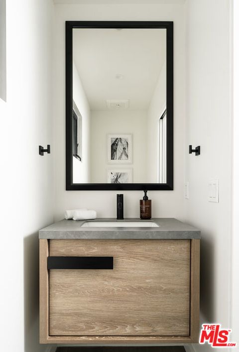 Tiny photo for 518 E Islay Street, Santa Barbara, CA 93101 (MLS # 26650539)