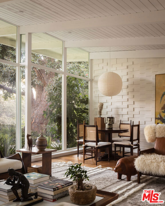 2179 Mandeville Canyon Road