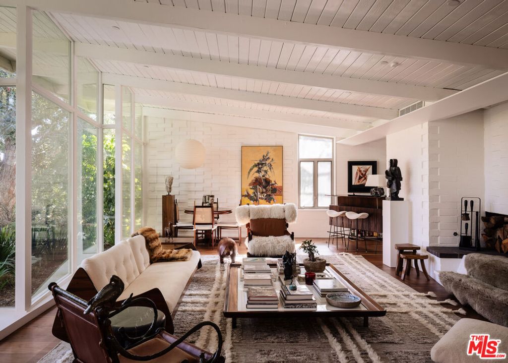 Photo of 2179 Mandeville Canyon Road, Los Angeles, CA 90049 (MLS # 26640891)