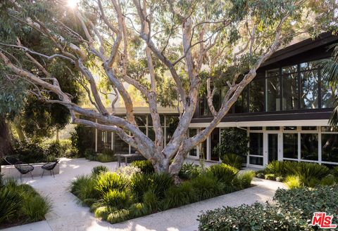 2179 Mandeville Canyon Road Los Angeles CA 90049