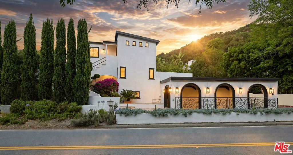 2300 Benedict Canyon Drive