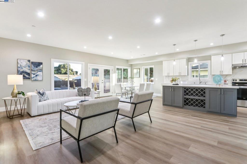 HAYWARD - Residential