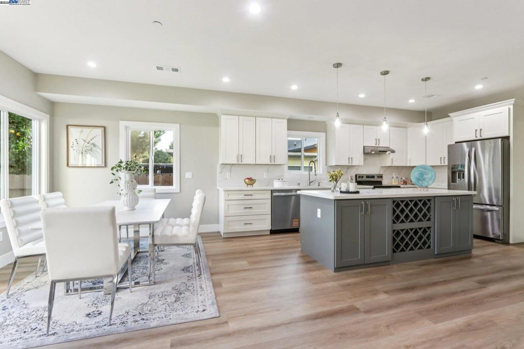 HAYWARD - Residential