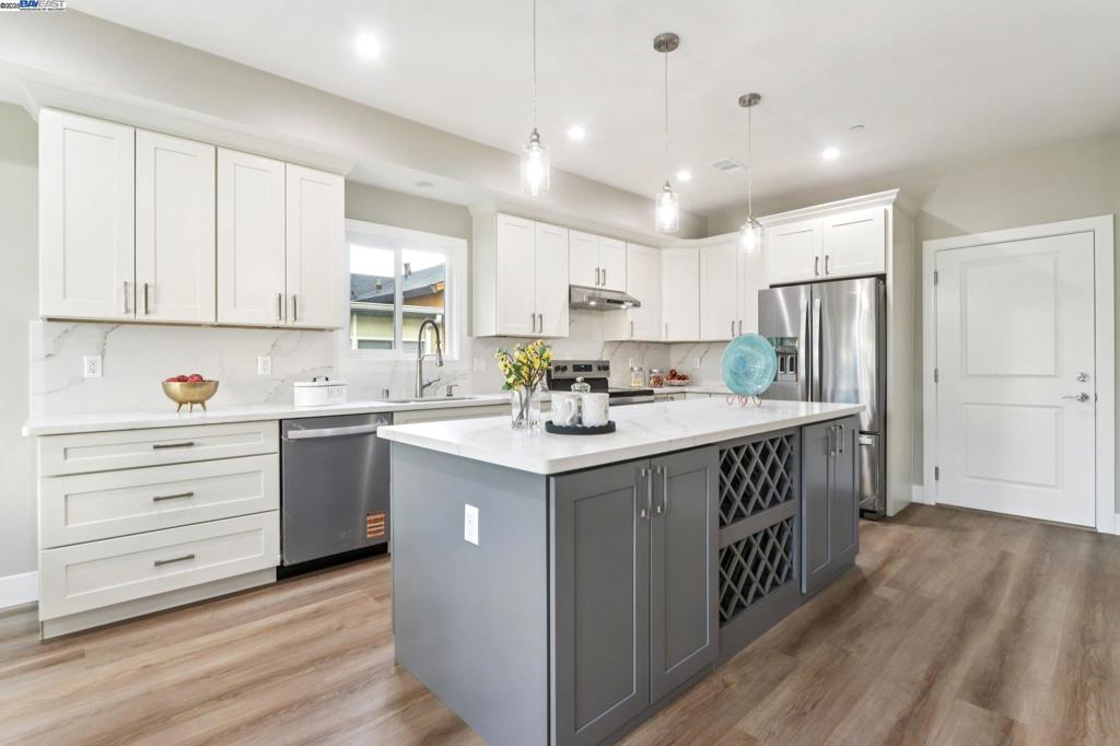 HAYWARD - Residential