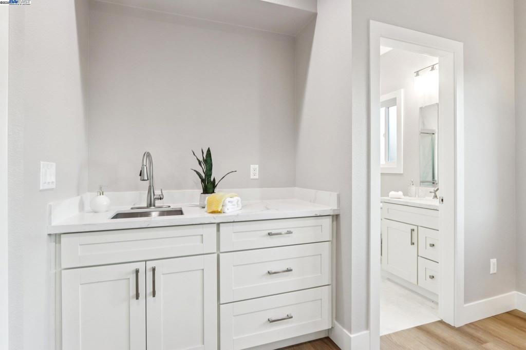 HAYWARD - Residential