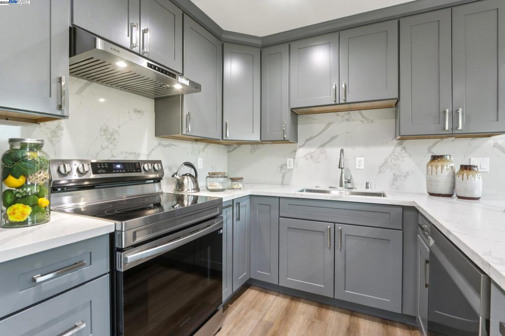 HAYWARD - Residential