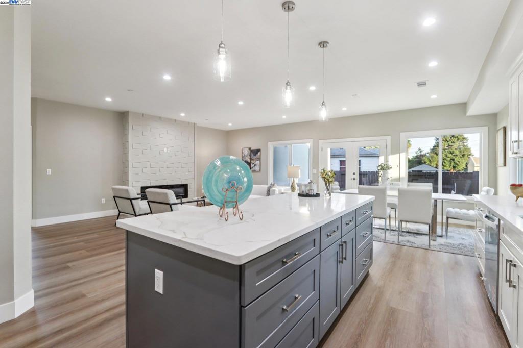 HAYWARD - Residential