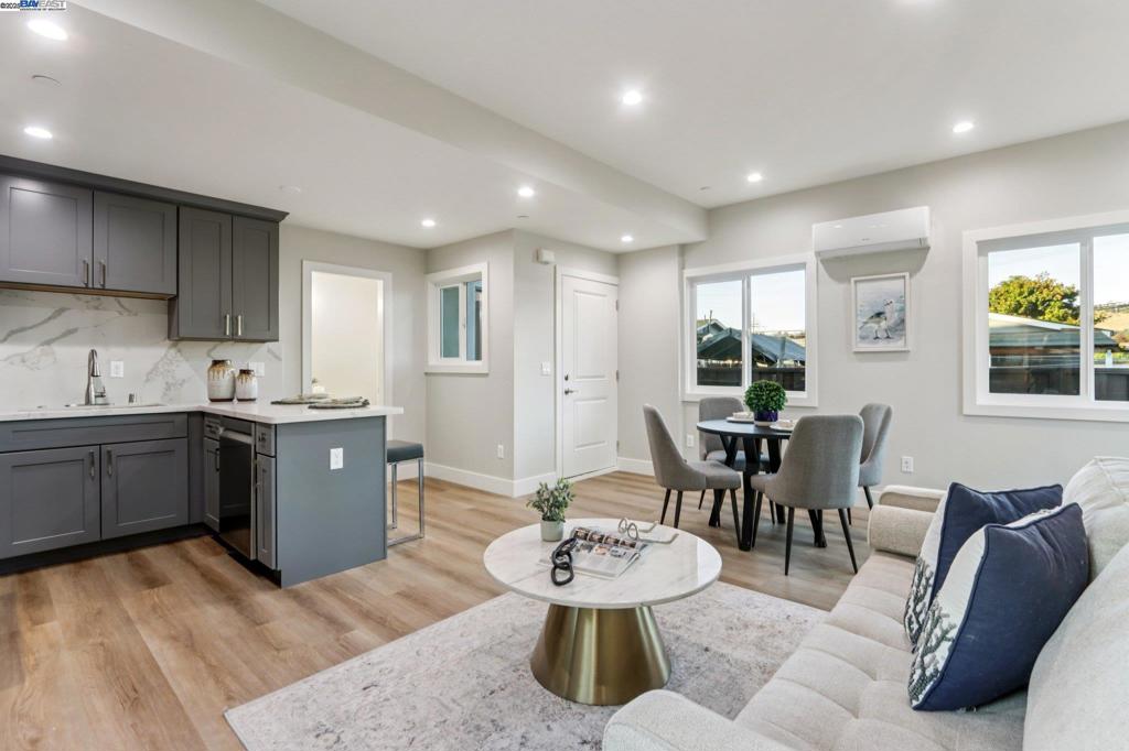 HAYWARD - Residential