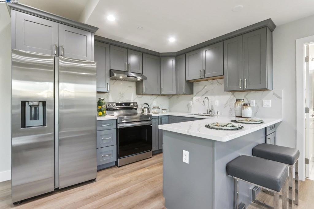 HAYWARD - Residential