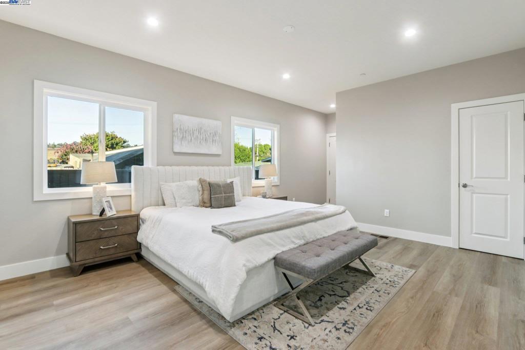 HAYWARD - Residential