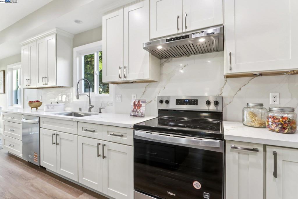 HAYWARD - Residential