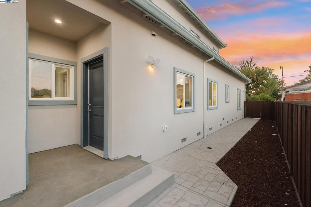 HAYWARD - Residential