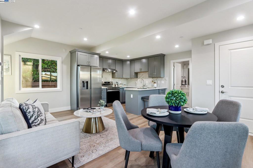 HAYWARD - Residential