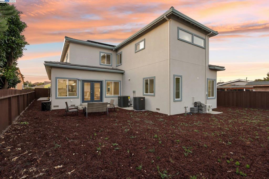 HAYWARD - Residential