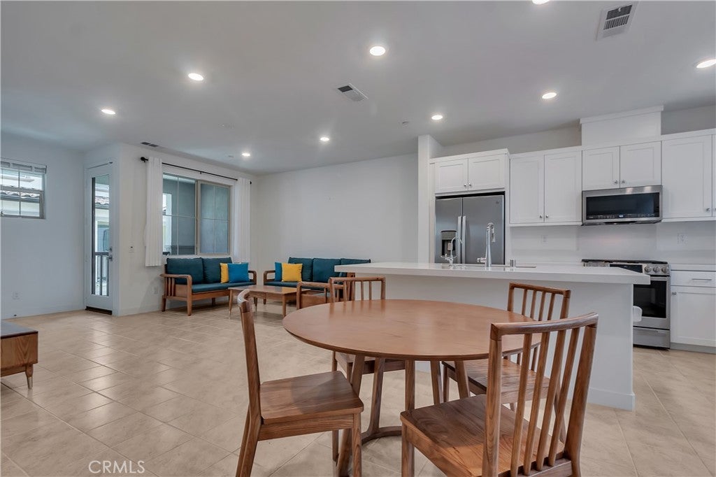509 Tamarind Way B