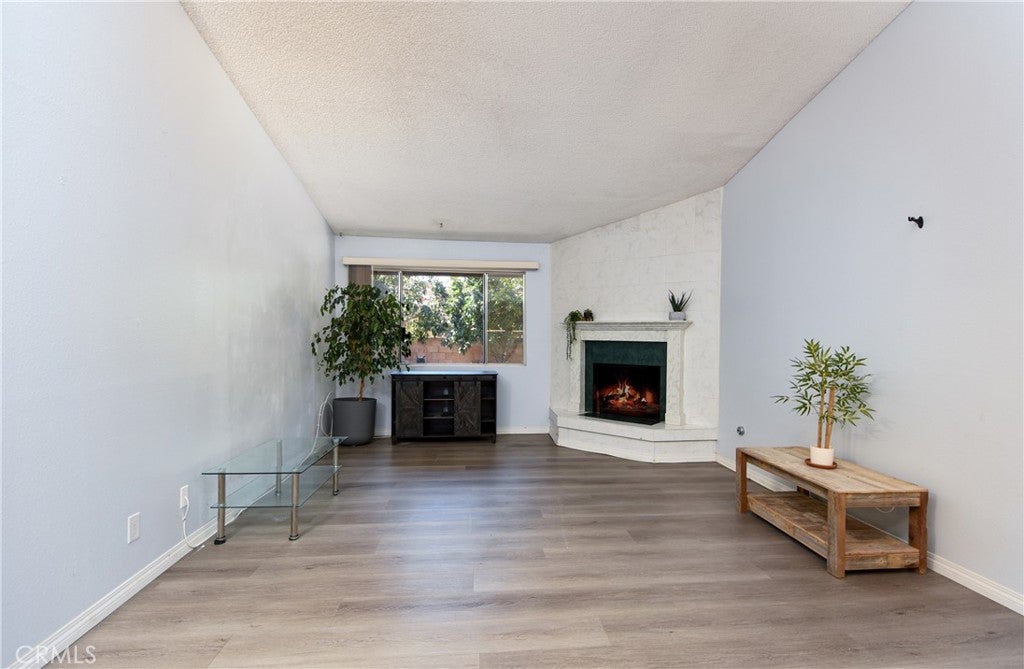 2115 Flame Tree