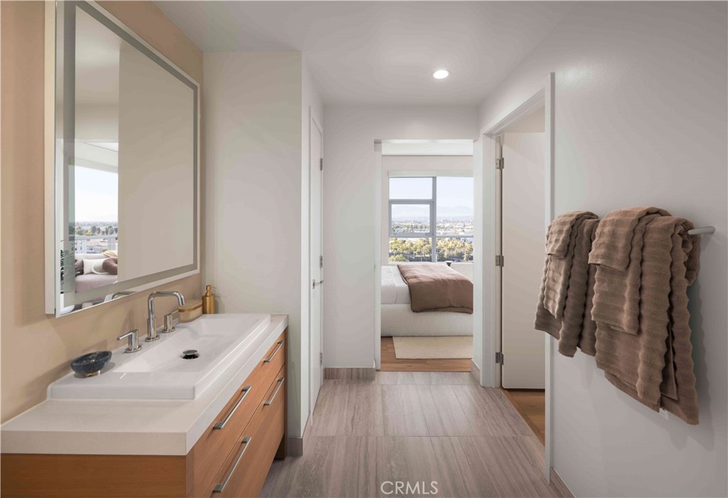 9 MacArthur Place 807