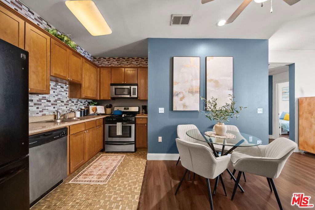 6938 Laurel Canyon Boulevard 310