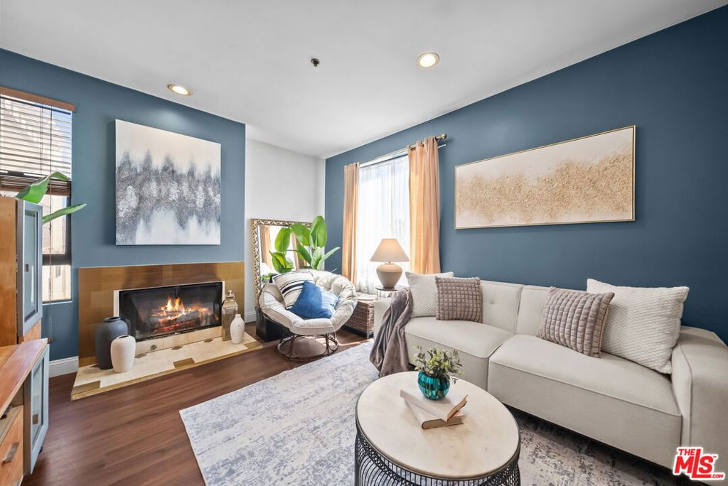 6938 Laurel Canyon Boulevard 310