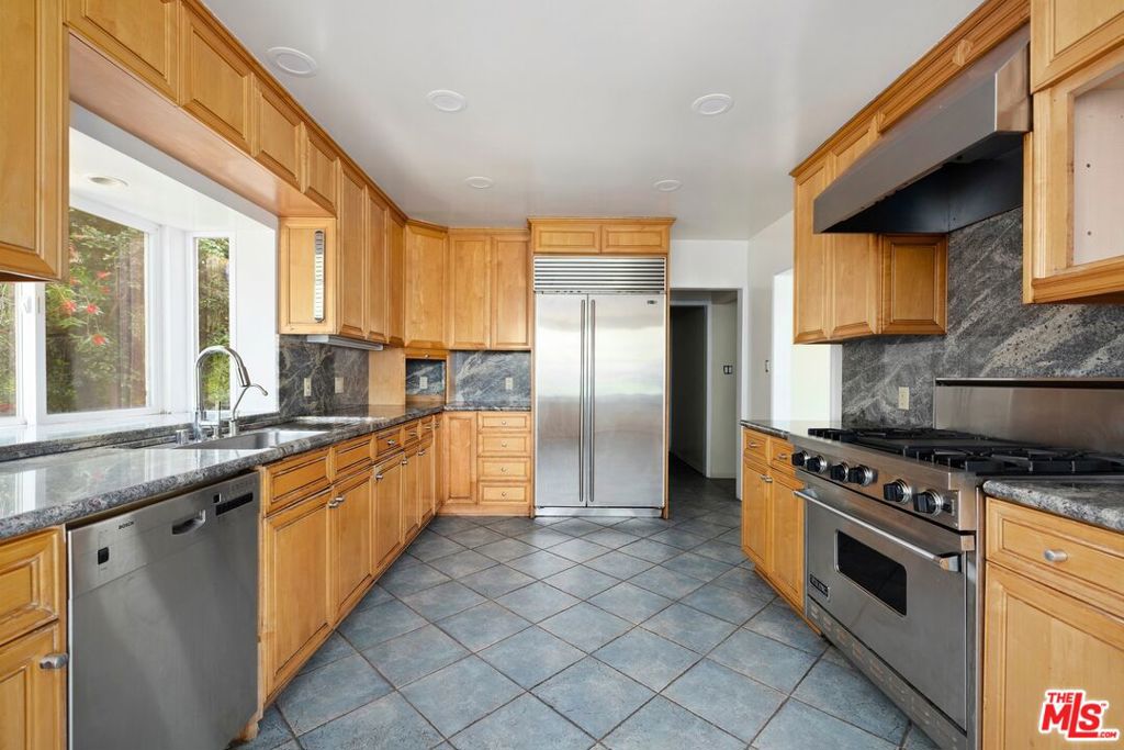 9149 Hillsboro Drive