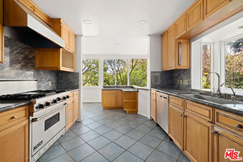 9149 Hillsboro Drive